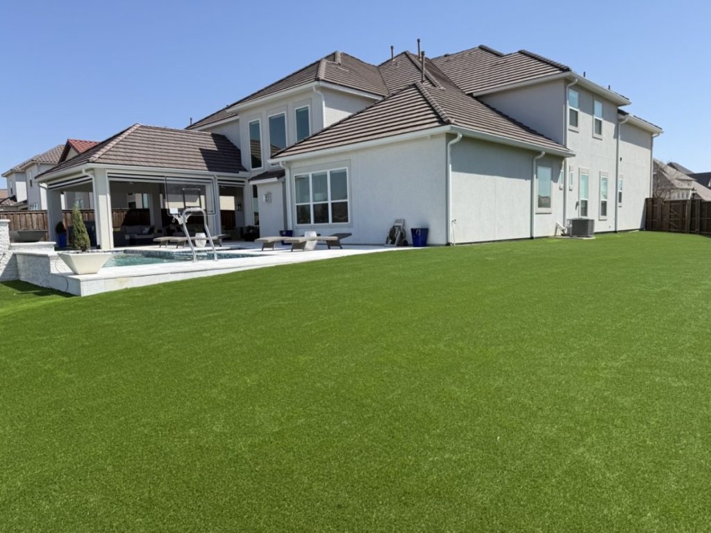 Pet Friendly Turf in Frisco, TX by Turf Layers