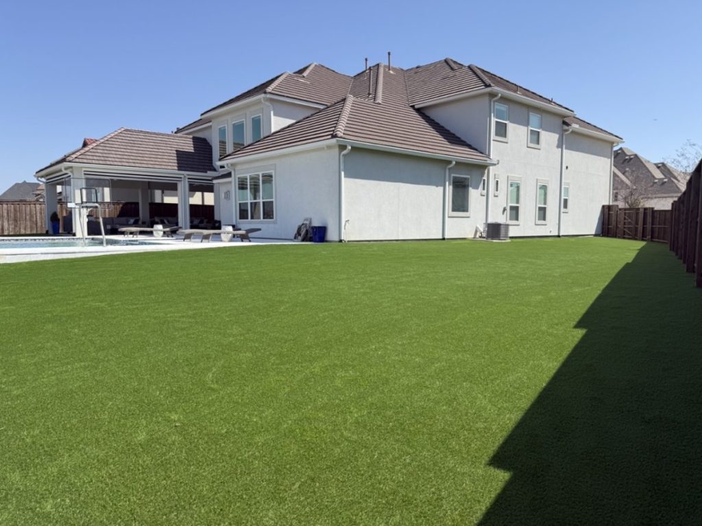 Pet Friendly Turf in Frisco, TX by Turf Layers