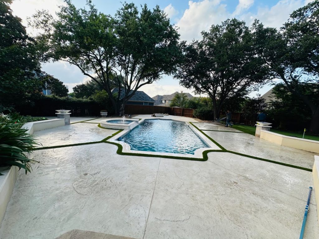 Artificial Turf vs. Concrete: Which Is Better for Outdoor Spaces?