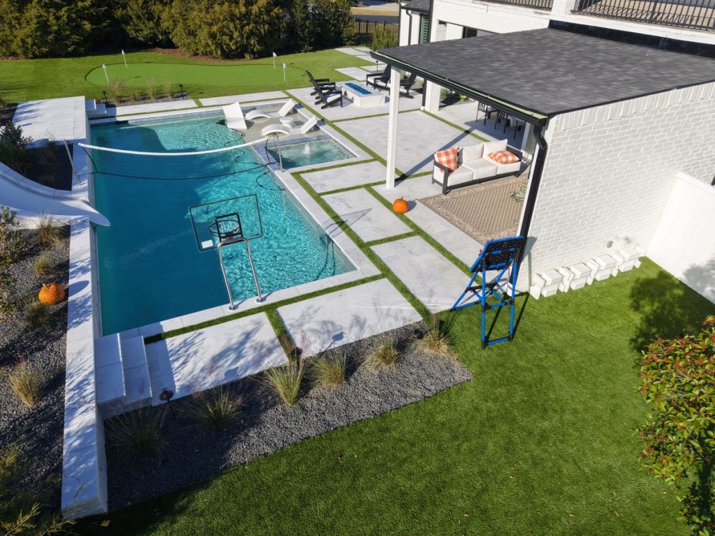 How to Turn Your Backyard into a Low-Maintenance Oasis: Is Artificial Turf the Best Solution?